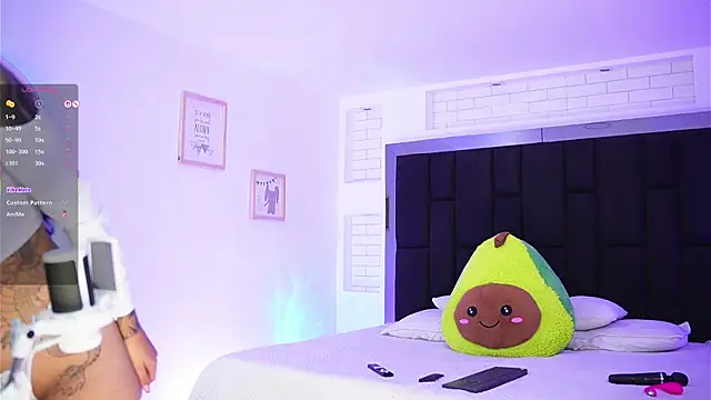 Marianamonroe  online show from 11.14.25