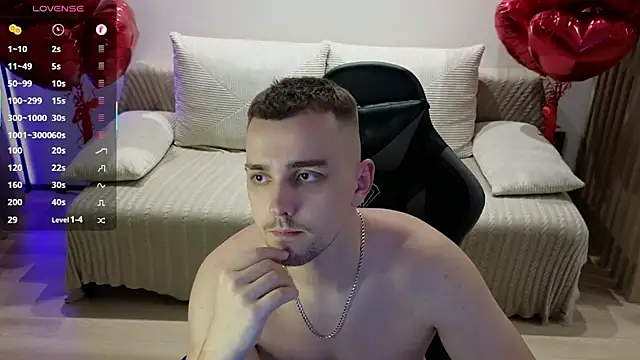 Larstar01 online show from 10.28.25