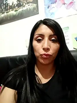 tiffani  love online show from 12.21.25