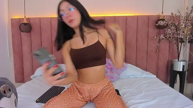 Snapshot of MarianaBranzz chatting on 01.09.25 MarianaBranzz online show from 01.09.25