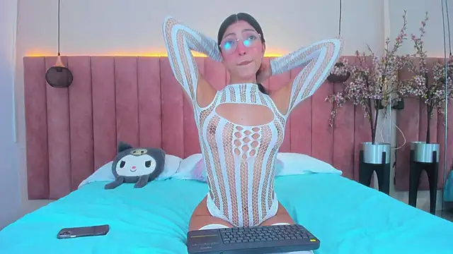 Snapshot of MarianaBranzz chatting on 01.13.25 MarianaBranzz online show from 01.13.25