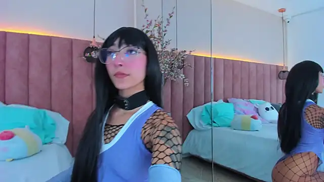 Snapshot of MarianaBranzz chatting on 03.15.25 MarianaBranzz online show from 03.15.25