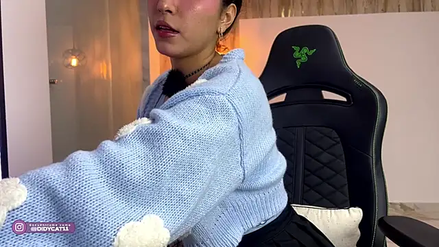 Snapshot of MarianaBranzz chatting on 06.19.26 MarianaBranzz online show from 06.19.26