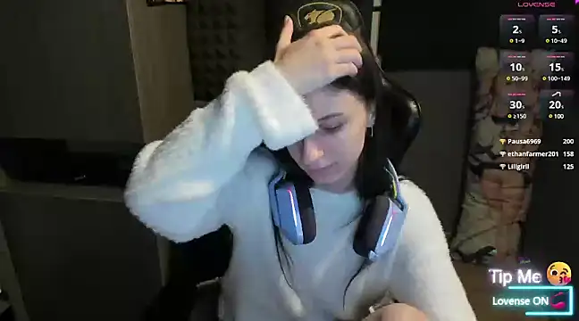  Nika Kik online show from 01.25.25