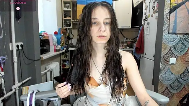 Snapshot of _Nika_Kik chatting on 04.22.26 Nika Kik online show from 04.22.26