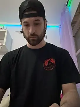 Snapshot of BuurningBoy chatting on 03.10.25 BuurningBoy online show from 03.10.25