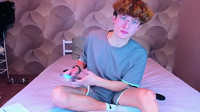 Snapshot of Ian_Flor chatting on 12.17.25 Ian Flor online show from 12.17.25