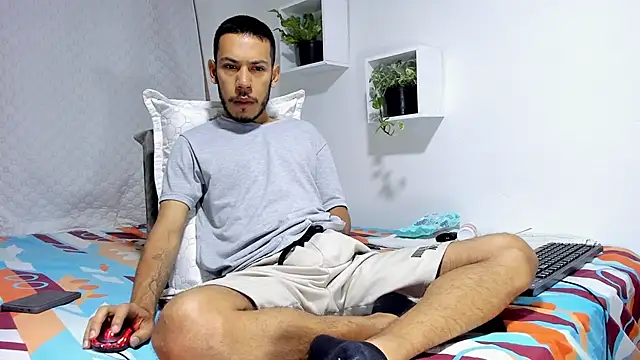 Aronxxs online show from 02.06.25