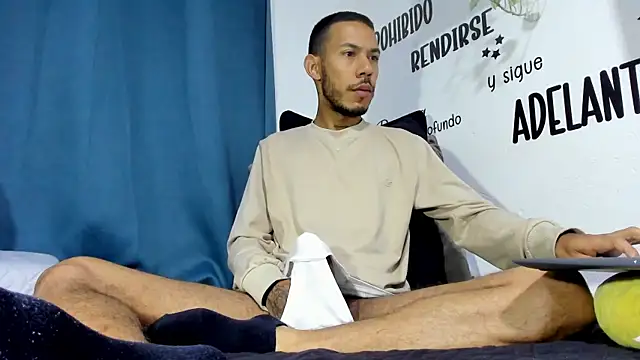 Aronxxs online show from 12.15.25