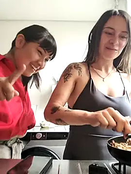 Caroll Luna online show from 10.17.25