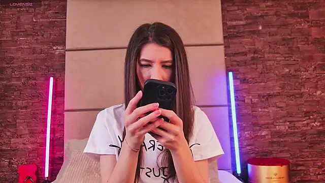 LunaWills  online show from 03.20.25