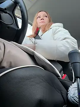 Snapshot of LavenderHot chatting on 02.25.26 LavenderHot online show from 02.25.26