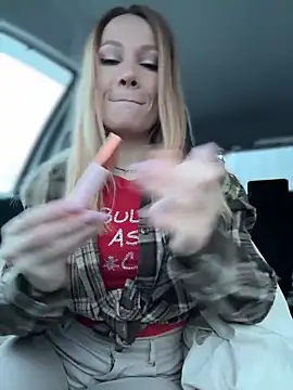 Snapshot of LavenderHot chatting on 03.02.26 LavenderHot online show from 03.02.26