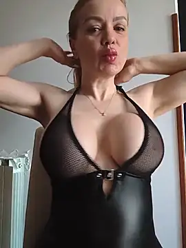 Snapshot of eva_ragazzadolce chatting on 06.06.26 eva ragazzadolce online show from 06.06.26