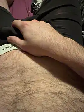 Snapshot of Straightlad95 chatting on 10.27.25 Straightlad95 online show from 10.27.25