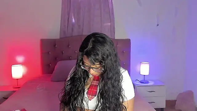 Latinabombsheell online show from 11.22.25