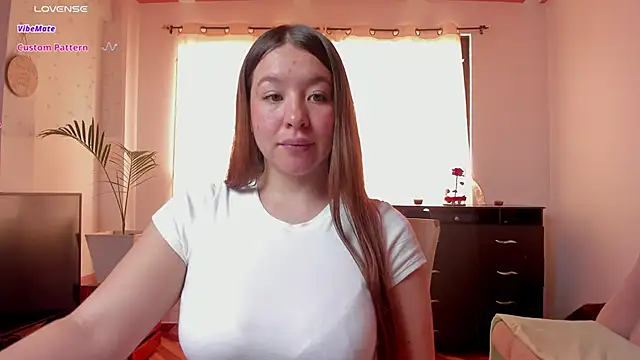 Snapshot of Simply_Zoe__ chatting on 02.27.25 Simply Zoe   online show from 02.27.25