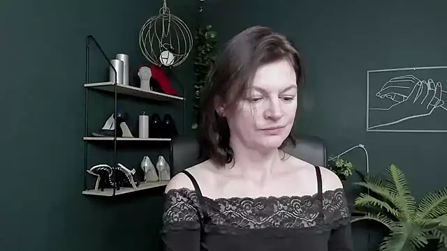 VivianWILD online show from 04.15.26