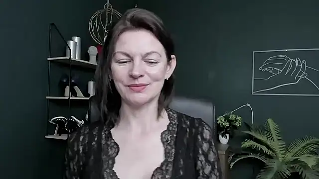 Snapshot of VivianWILD chatting on 05.20.26 VivianWILD online show from 05.20.26