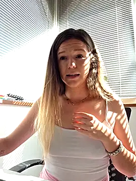Snapshot of lucie_mehott chatting on 04.30.26 lucie mehott online show from 04.30.26