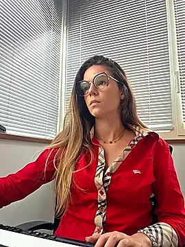 Snapshot of lucie_mehott chatting on 06.04.26 lucie mehott online show from 06.04.26