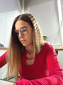 Snapshot of lucie_mehott chatting on 06.05.26 lucie mehott online show from 06.05.26