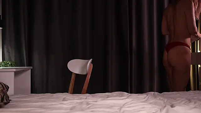 AnnittaStar online show from 12.12.24