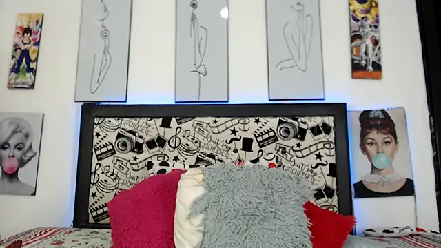 Rihana14 online show from 04.17.26