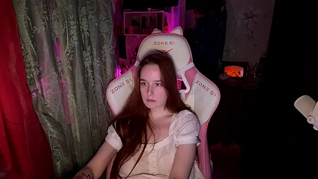 Snapshot of pearl_princess_ chatting on 11.11.25 pearl princess online show from 11.11.25