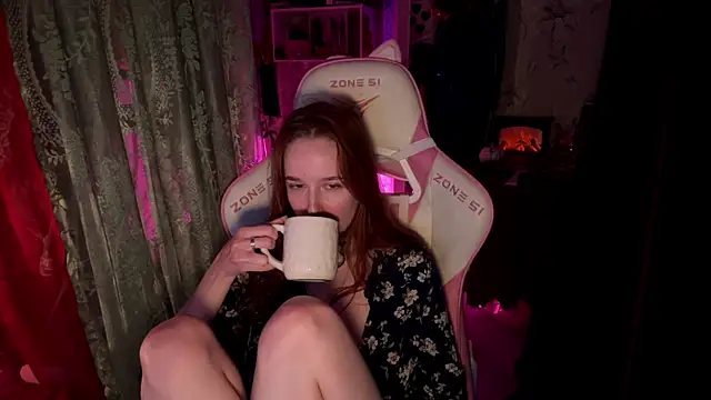 Snapshot of pearl_princess_ chatting on 11.15.25 pearl princess online show from 11.15.25