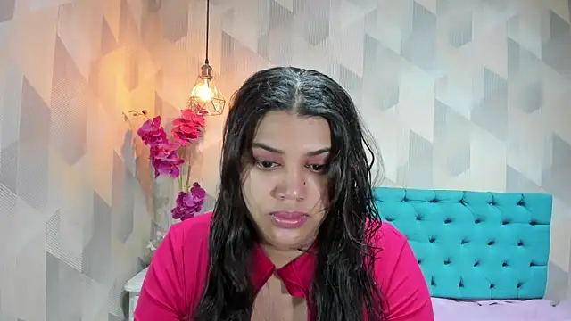 Snapshot of LindaBreeS chatting on 06.19.26 LindaBreeS online show from 06.19.26