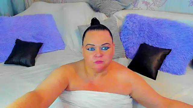 Snapshot of MilanaBiegert chatting on 03.09.25 MilanaBiegert online show from 03.09.25