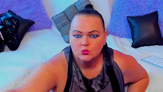 Snapshot of MilanaBiegert chatting on 09.22.25 MilanaBiegert online show from 09.22.25