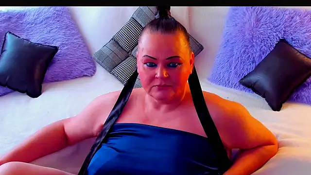 Snapshot of MilanaBiegert chatting on 06.19.26 MilanaBiegert online show from 06.19.26