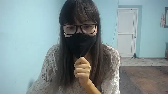 elllaaxx online show from 10.13.25