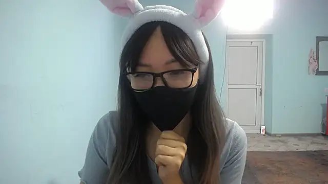 elllaaxx online show from 10.24.25