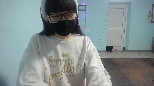 Snapshot of elllaaxx chatting on 12.19.25 elllaaxx online show from 12.19.25