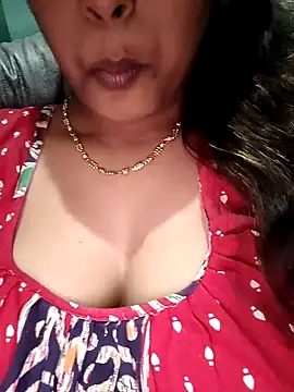 Snapshot of sexyindi_couple chatting on 12.11.24 sexyindi couple online show from 12.11.24