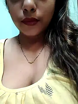 Snapshot of sexyindi_couple chatting on 01.05.25 sexyindi couple online show from 01.05.25