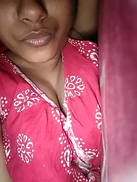 Snapshot of sexyindi_couple chatting on 01.06.25 sexyindi couple online show from 01.06.25