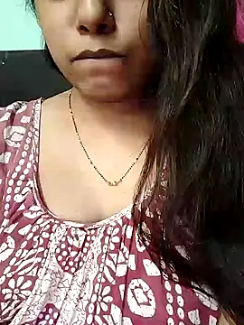 Snapshot of sexyindi_couple chatting on 01.15.25 sexyindi couple online show from 01.15.25