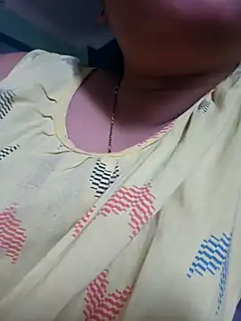 Snapshot of sexyindi_couple chatting on 03.02.25 sexyindi couple online show from 03.02.25