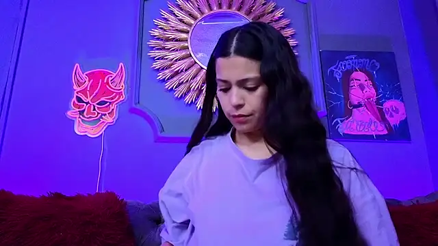 Julieta Russell online show from 03.05.25