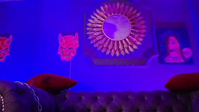 Julieta Russell online show from 03.22.25