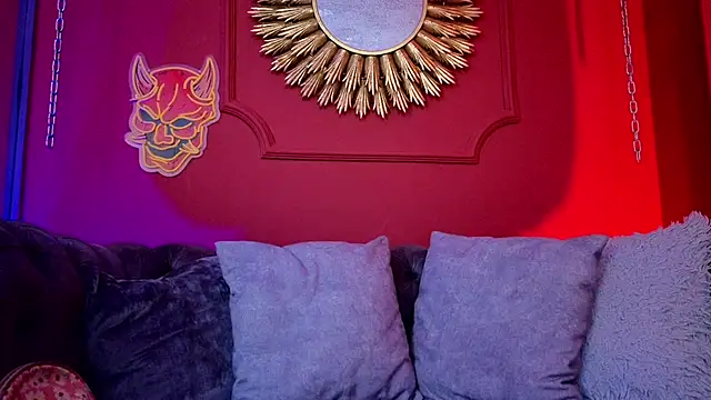 Julieta Russell online show from 09.10.25