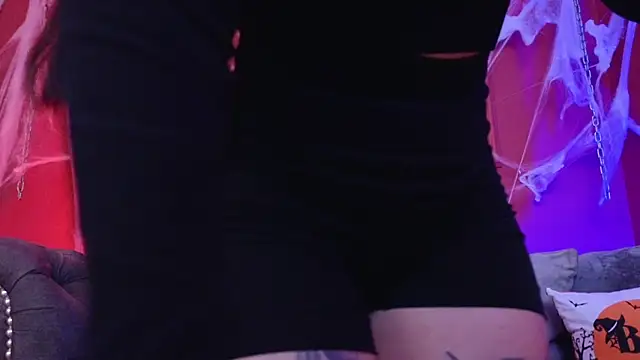 Julieta Russell online show from 10.29.25