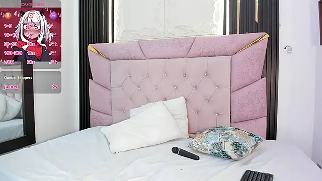 laurem-paulette online show from 01.23.25