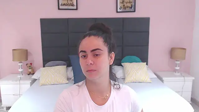 MadisonJenner online show from 01.12.25