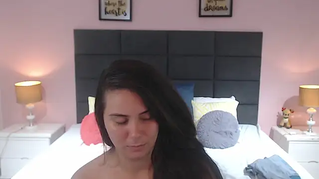 MadisonJenner online show from 02.06.25