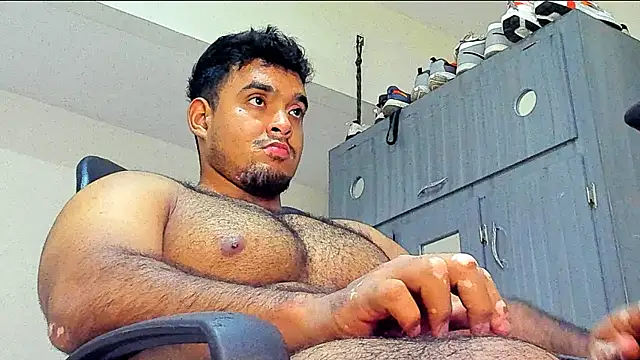 Big furry bear13 online show from 01.08.25